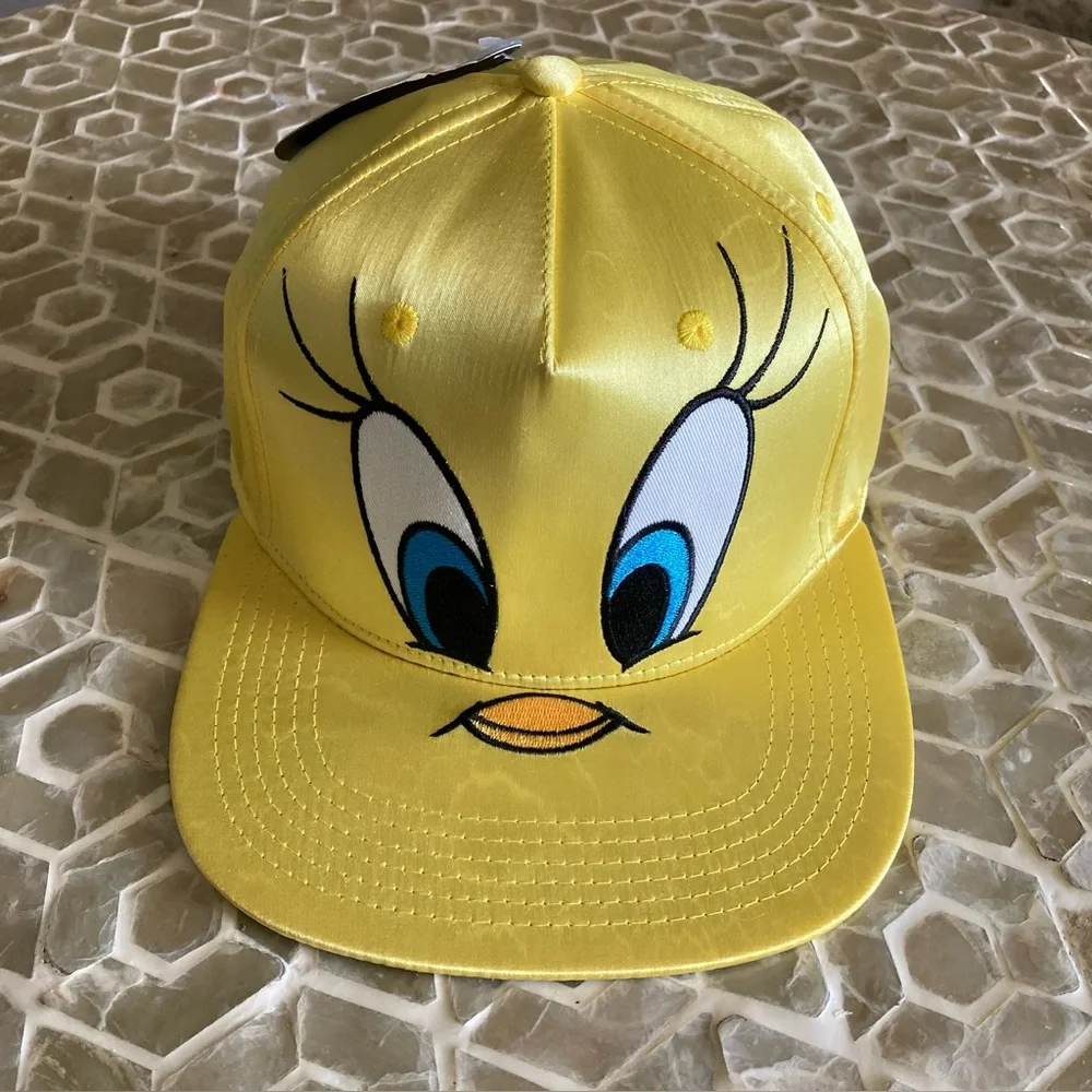 NEW!  Looney Tunes Tweety Bird Yellow SnapBack Unisex Vintage Hat